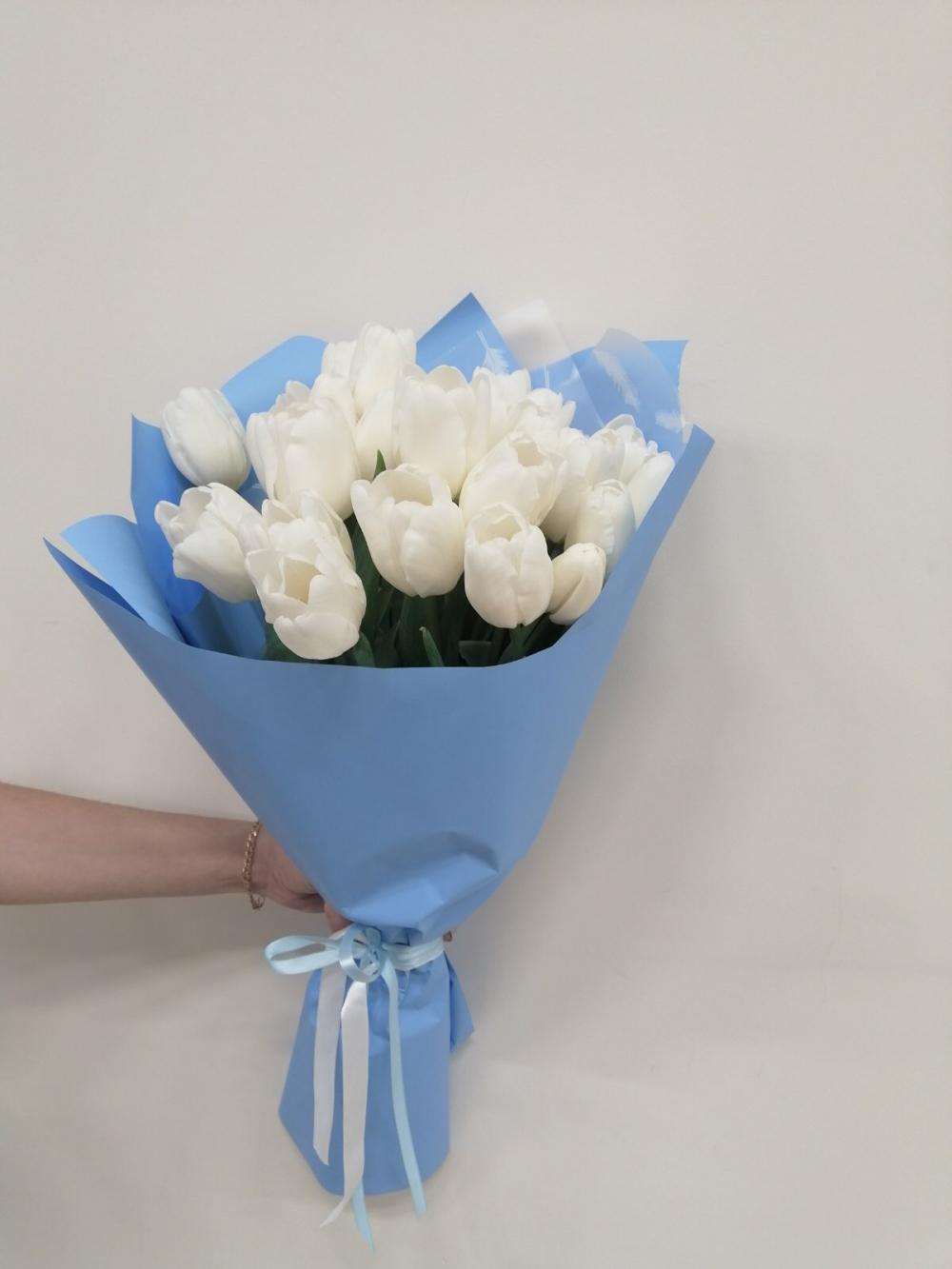 Букет "Облако из 19 тюльпанов"