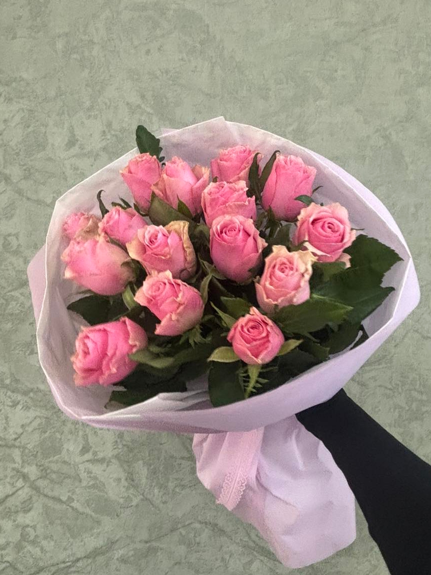 Букет из 15 роз "Знаменитость", 60 см 