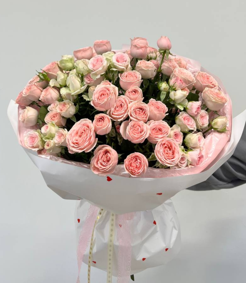 Букет из 15 кустовых роз 