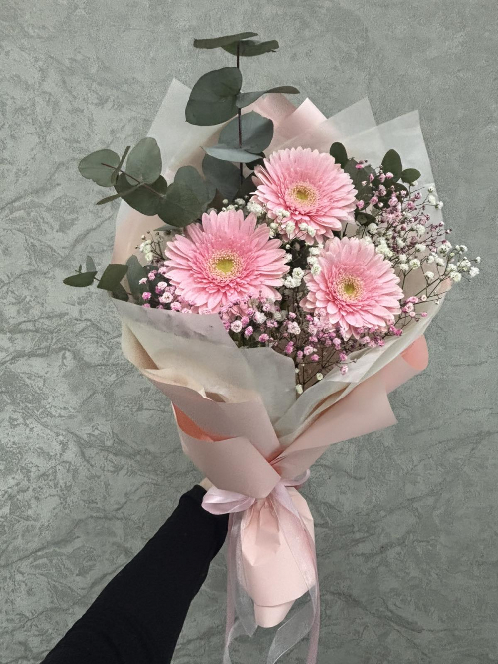 Букет-комплимент из гербер и гипсофилы