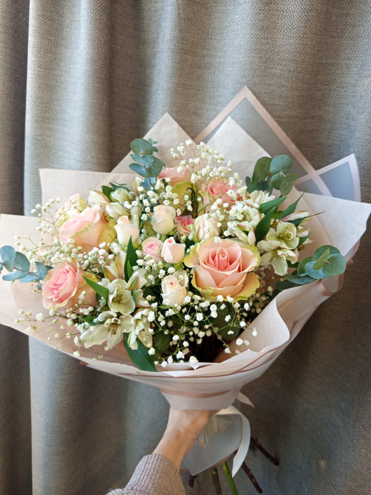 Букет "Нежность роз Pink Mondial"