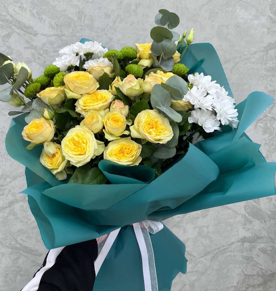 Букет "Солнечная кустовая роза"