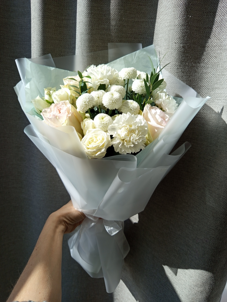 Букет из ароматных роз White O'Hara 