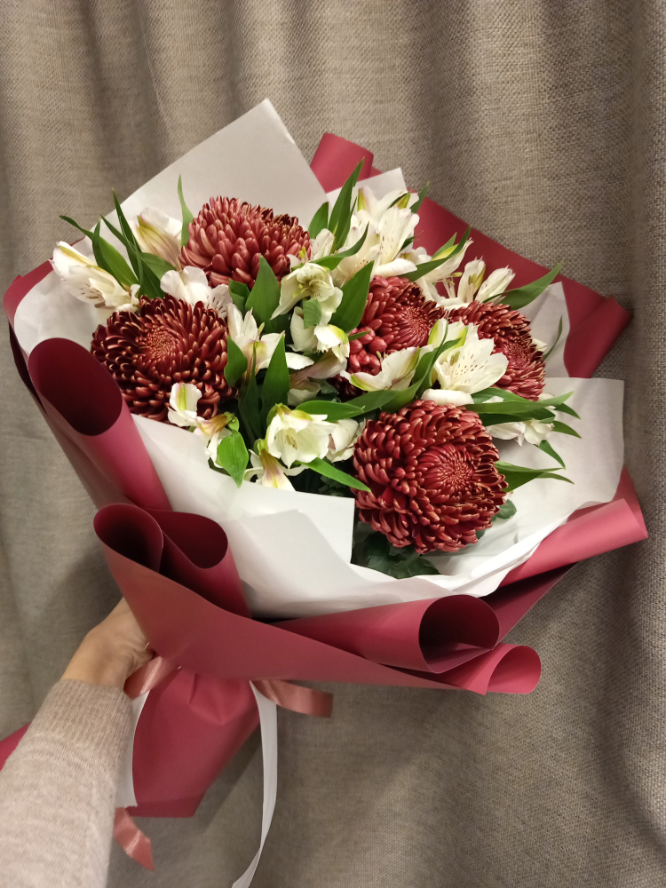 Букет "Bigoudi и нежная альстромерия"